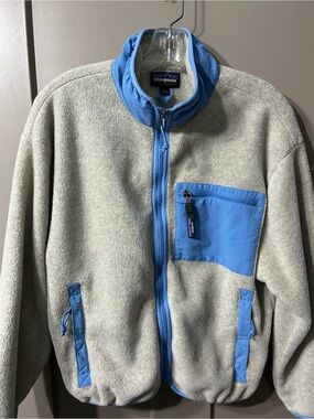 Patagonia Synchilla fleece jacket full zip oatmeal heather grey blue accents